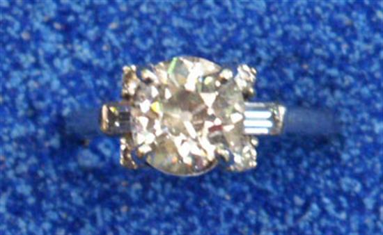 Appraisal: DIAMOND AND PLATINUM RING set with an old mine cut