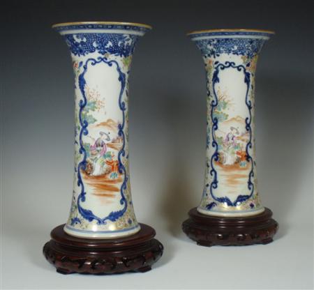 Appraisal: A pair of th century Chinese famille rose vases each