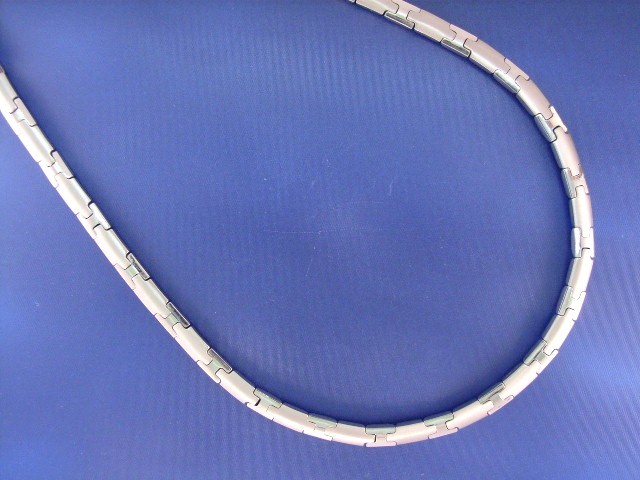 Appraisal: An ct white gold flexible fancy link necklace length cm