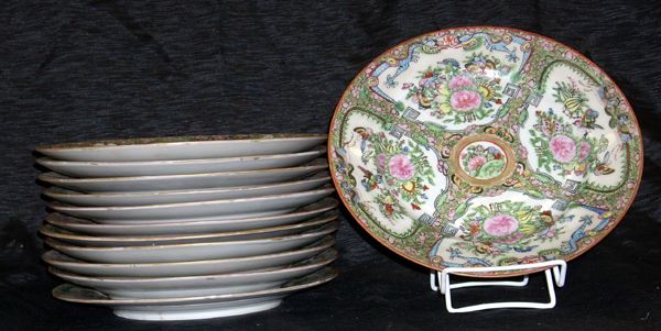 Appraisal: Set of Twelve Chinese Export Rose Medallion Porcelain Dinner Plates