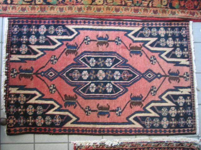 Appraisal: Hamadan Persian Handmade Rug central medallion salmon field indigo trim