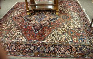 Appraisal: Heriz Oriental carpet early to mid th century slight fading