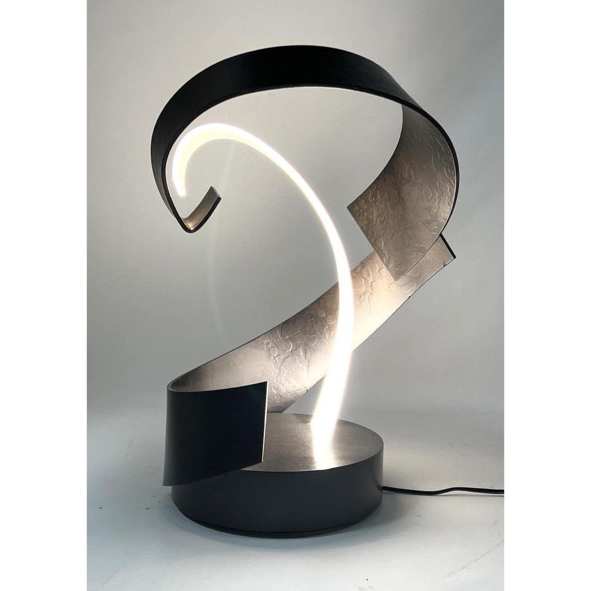 Appraisal: Striking Modernist Lucite and Metal Sculpture Lamp One element lights