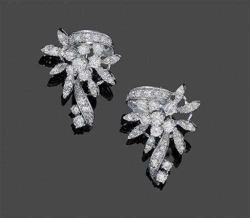 Appraisal: DIAMOND PENDANT EARRINGS White gold Elegant stud earrings with a