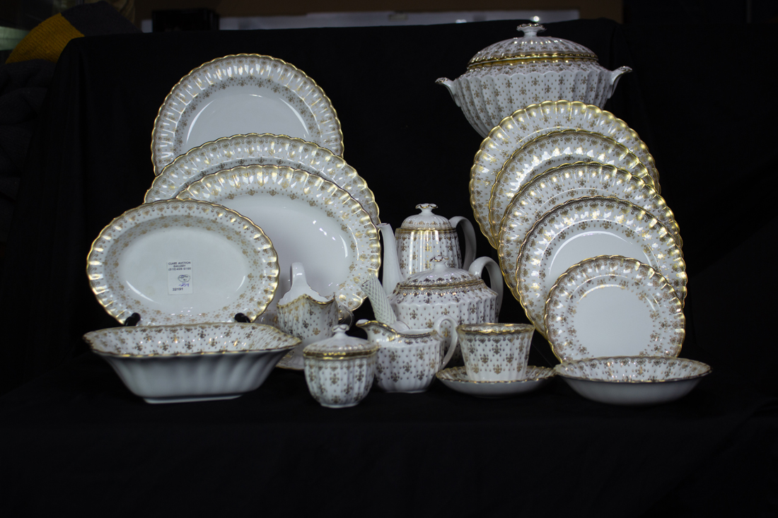 Appraisal: LOT OF APPROX A SPODE PORCELAIN DINNER SERVICES IN THE