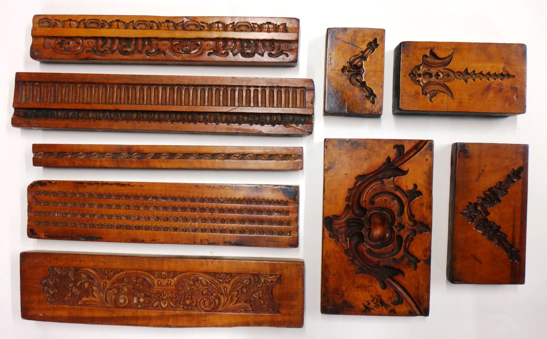 Appraisal: A group of nine th century English boxwood framing moulds