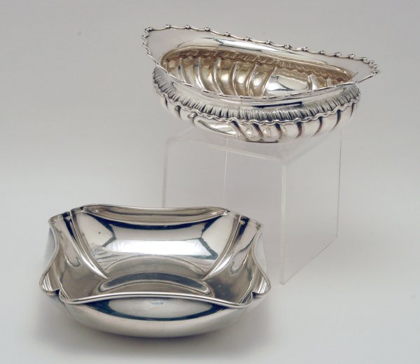 Appraisal: Two sterling silver serving pieces One - low round bowl