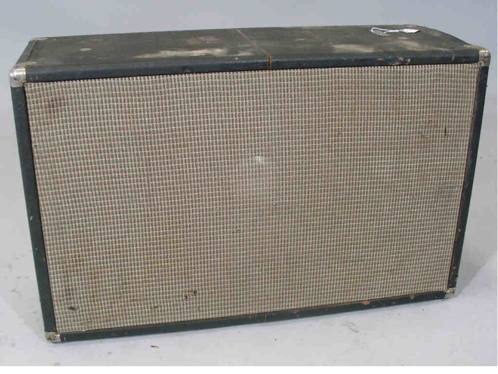 Appraisal: Vintage Fender Amplifier Showman Cabinet x speaker - Tested and