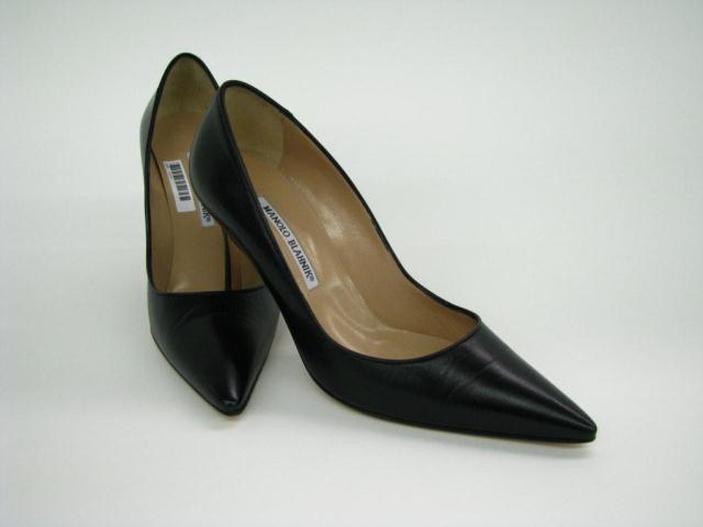 Appraisal: Manolo Blahnik classic black leather pointed toe pump Heel ''