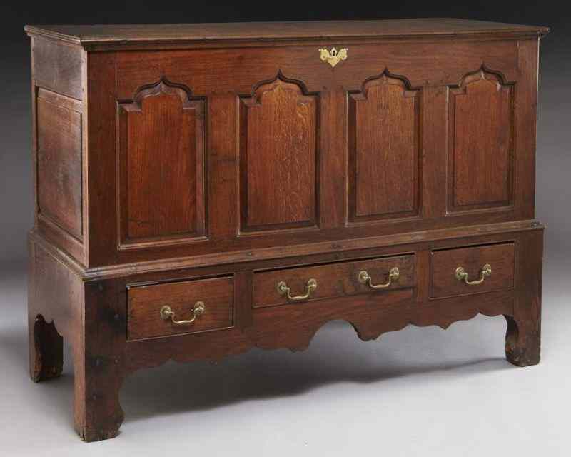 Appraisal: Early English paneled oak mule chestwith lift top raised panel