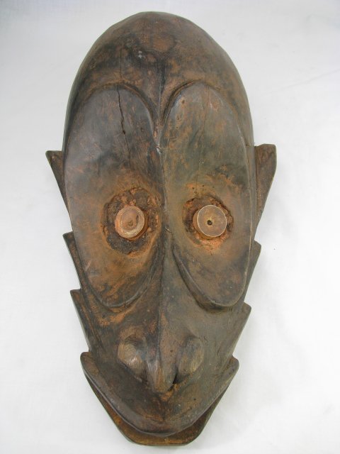 Appraisal: Yensinmunggua carved mask from the Septic River area in Papua