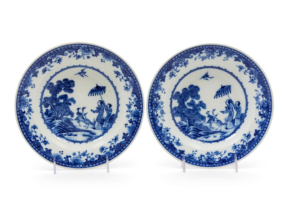 Appraisal: A Pair of Chinese Export Porcelain Soup Plates A Pair