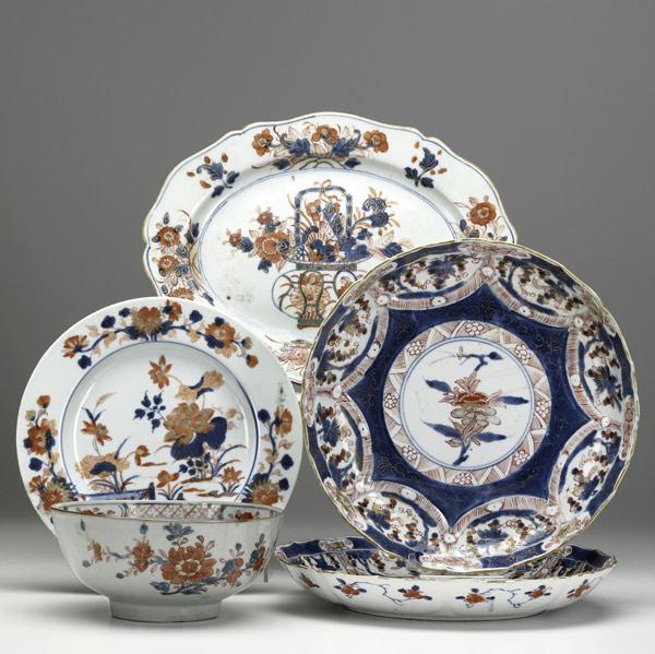 Appraisal: CHINESE EXPORT Five pieces of Chinese Imari comprising two large