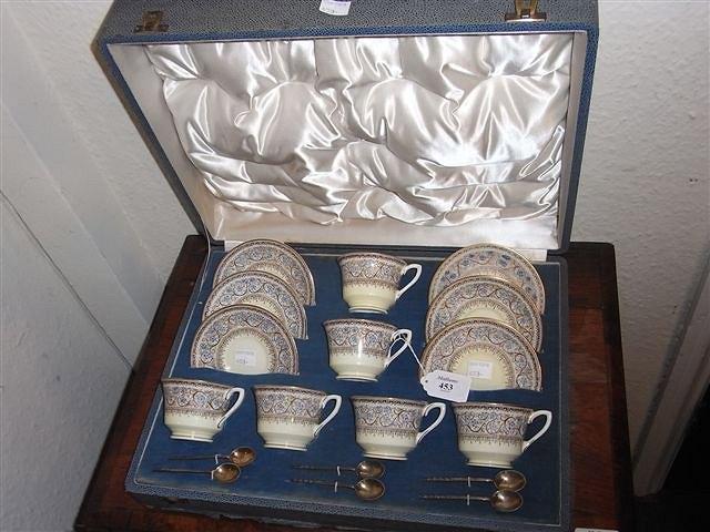 Appraisal: A ROYAL WORCESTER LADY EVELYN PATTERN TEA SET comprising cups