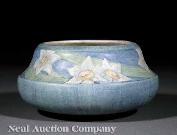 Appraisal: A Newcomb College Art Pottery Matte Glaze Bowl decorated by