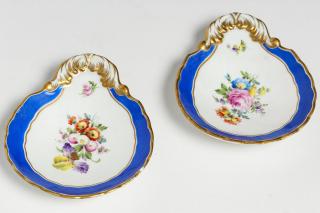 Appraisal: Meissen Oyster Shot Shell Dishes Each with scalloped rim and