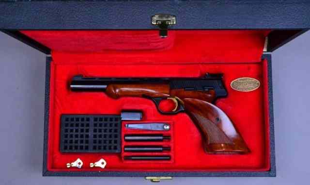 Appraisal: BROWNING MEDALIST MODEL TARGET PISTOLSerial TS Caliber LR '' barrel