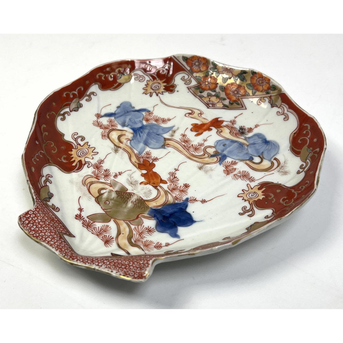 Appraisal: Paint Decorated Imari Shell Form Bowl Decorated with Fan Tailed