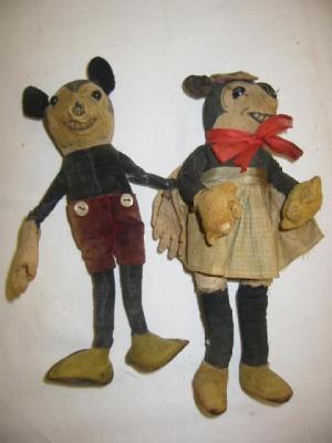 Appraisal: A Deans Micky and Minnie Mouse each in velvet with