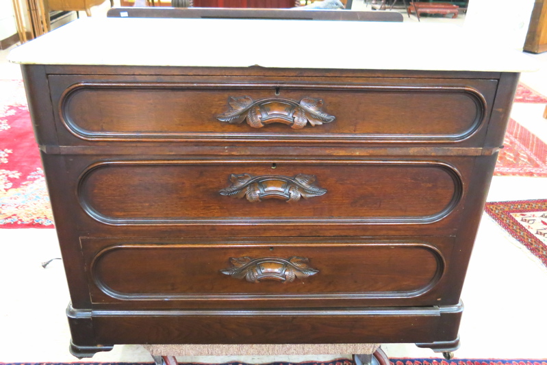 Appraisal: VICTORIAN MARBLE-TOP CHEST OF DRAWERS American c having a rectangular