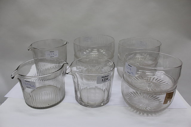 Appraisal: A SET OF SIX GLASS FINGER BOWLS with star cut