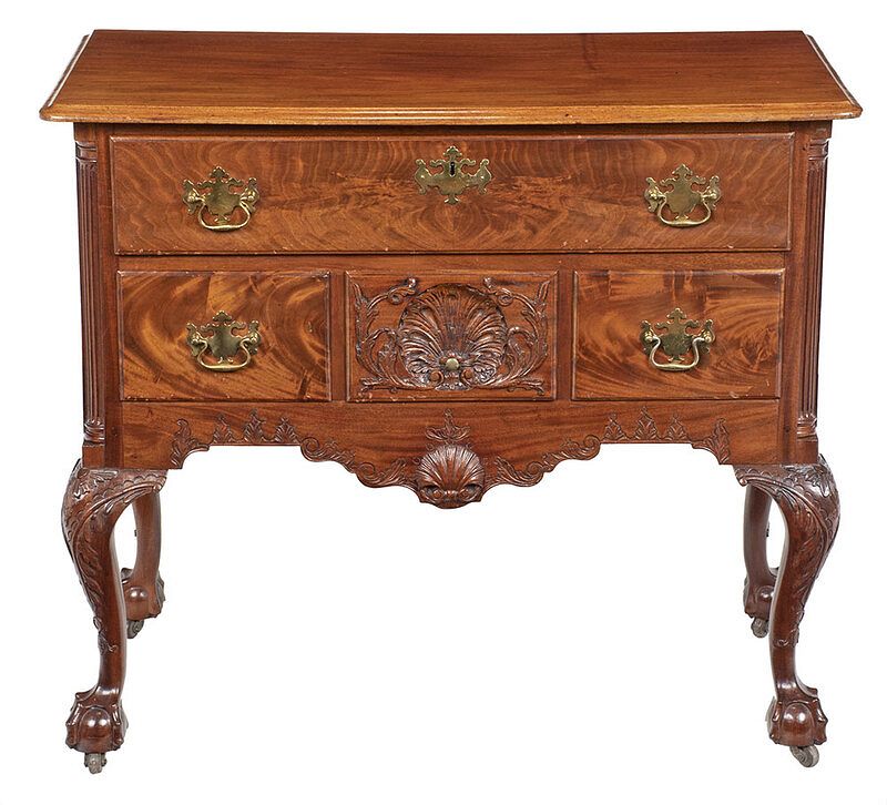 Appraisal: Philadelphia Chippendale Mahogany Dressing Table Pennsylvania - carving attributed to