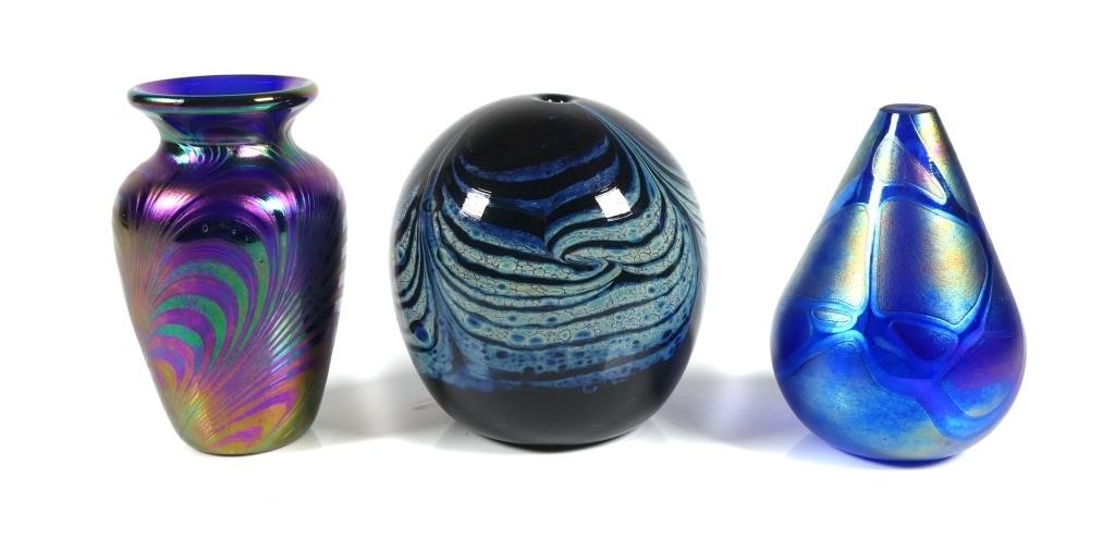 Appraisal: Three art glass vases Two Glass Eye Studio Mount Saint