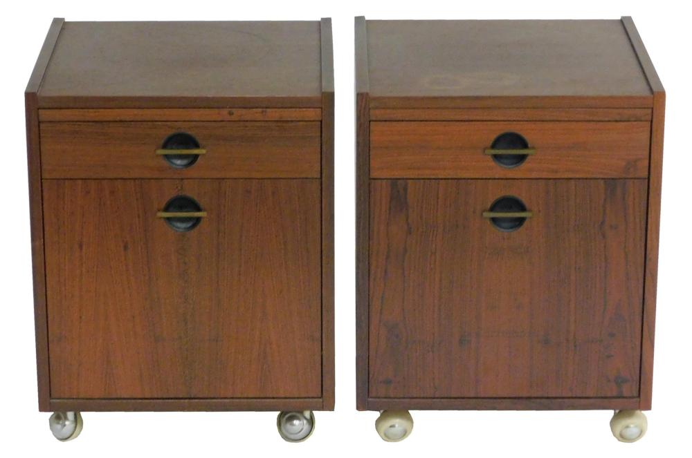 Appraisal: Pair of Mid-century modern nightstands single drawer with slide out