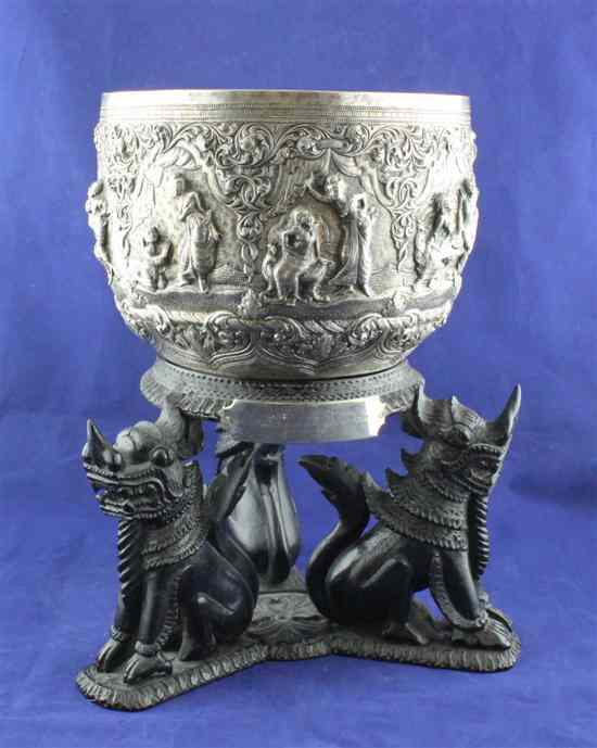 Appraisal: An early th century Burmese silver circular presentation bowl embossed