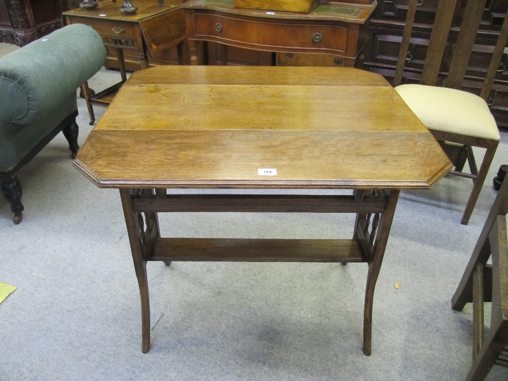 Appraisal: Edwardian oak drop leaf table