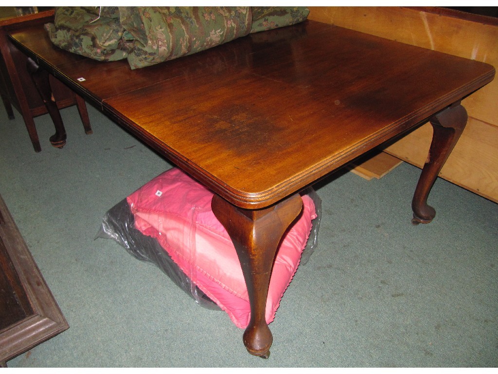 Appraisal: Mahogany wind-out dining table with one leaf winder in office