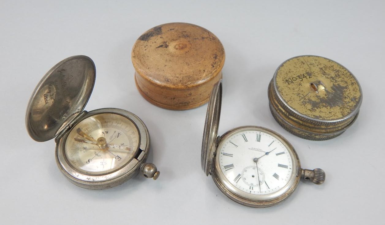 Appraisal: Various bygones to include compass in plain case a pocket