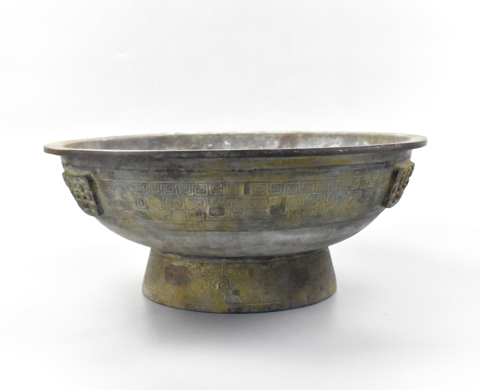 Appraisal: A large Chinese archaistic bronze bowl of archaic style Over