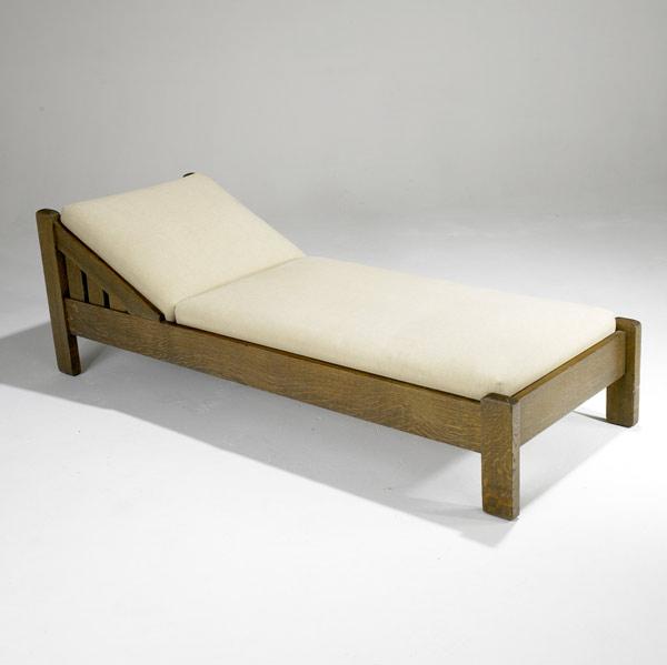 Appraisal: HUBBARD ELDRIDGE Daybed with slatted end and broad legs Partial