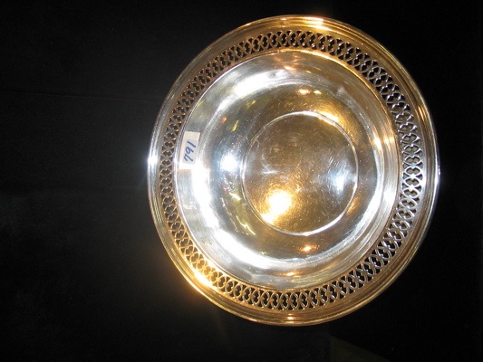 Appraisal: AN AMERICAN ROUND STERLING SILVER BOWL having a wide pierced