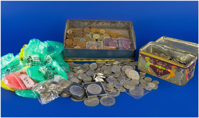 Appraisal: Large Collection of Coins Hundreds of coins in tins One