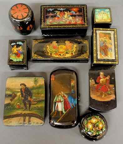 Appraisal: Ten Russian lacquerware boxes largest l