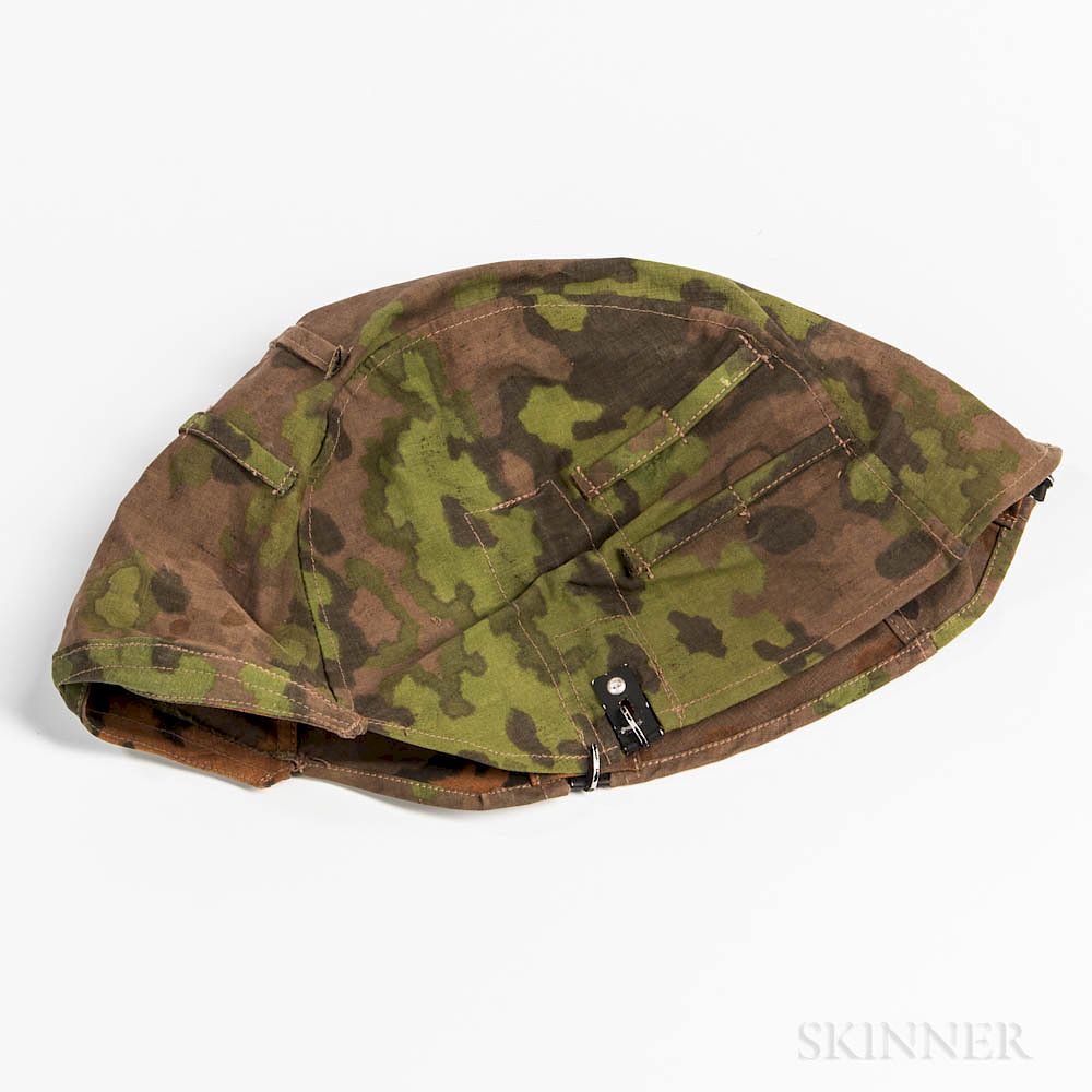 Appraisal: German WWII Oakleaf Pattern Reversible Helmet Cover German WWII Oakleaf