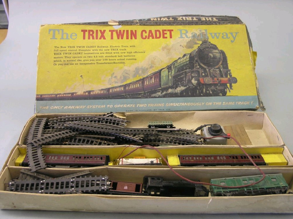 Appraisal: The Trix Twin Cadet Railway OO guage passenger set No