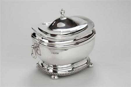 Appraisal: An Edwardian silver biscuit box London in George III taste