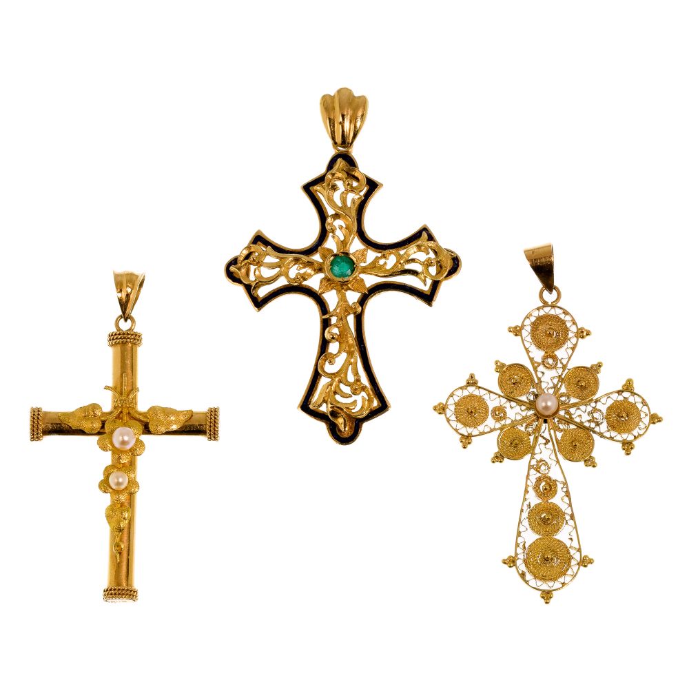 Appraisal: K YELLOW GOLD CROSS PENDANT ASSORTMENT items including a brushed