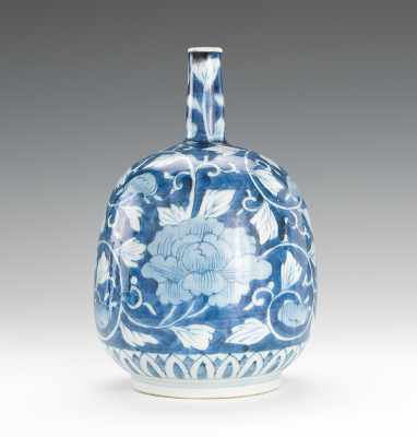 Appraisal: A Chinese Porcelain Vase Cobalt blue on white hand painted