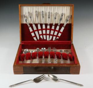 Appraisal: PIECE SILVER FLATWARE SET Cased Piece Royal Danish Pattern Sterling