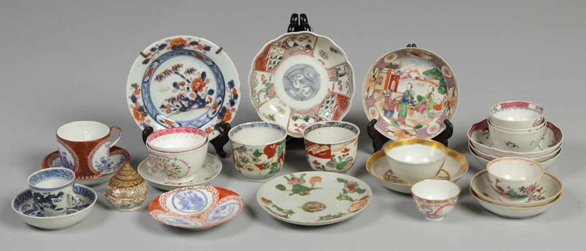 Appraisal: Misc Chinese export cups saucers etc Misc Chinese export cups