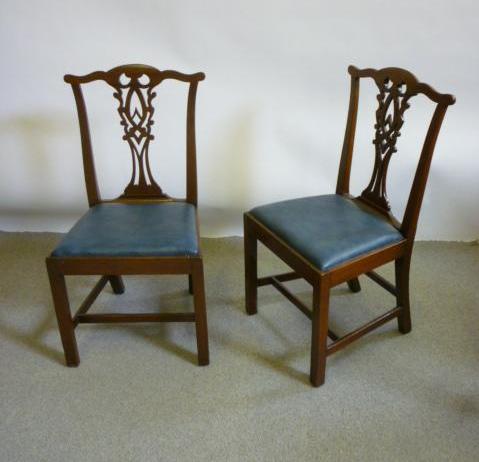 Appraisal: A SET OF SIX GEORGE III MAHOGANY DINING CHAIRS th