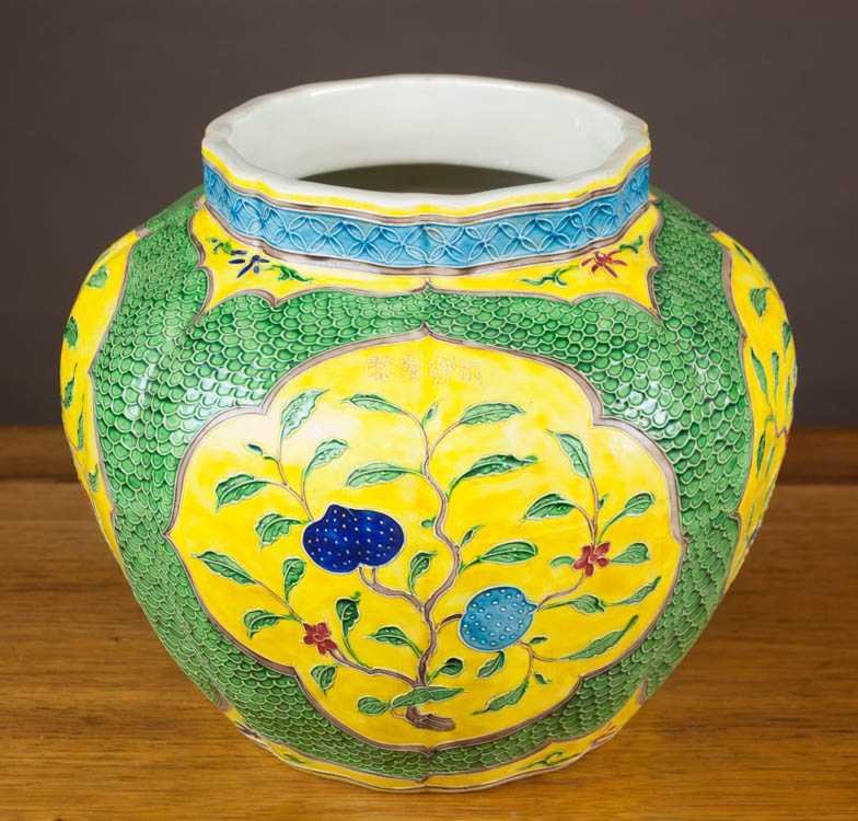 Appraisal: CHINESE QING STYLE PORCELAIN JAR with lobed sides and having