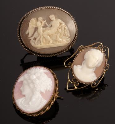 Appraisal: A shell cameo brooch depicting Venus and Cupid cm wide