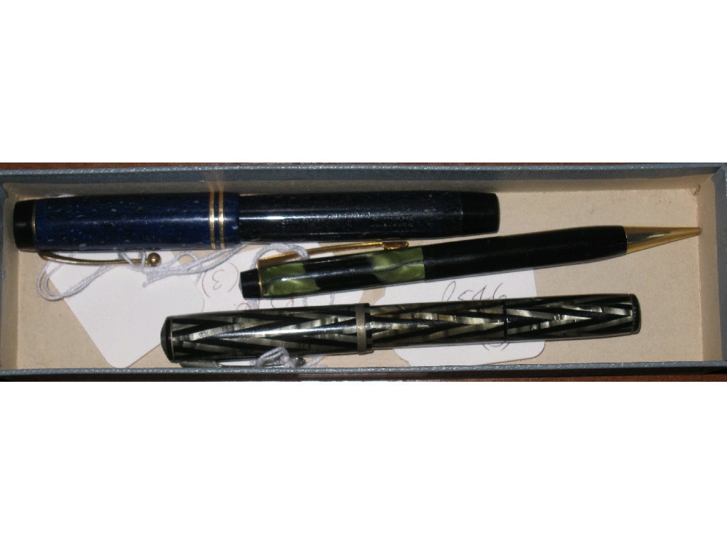 Appraisal: Lot comprising Waterman's fountain pen Parker duofold pen and a