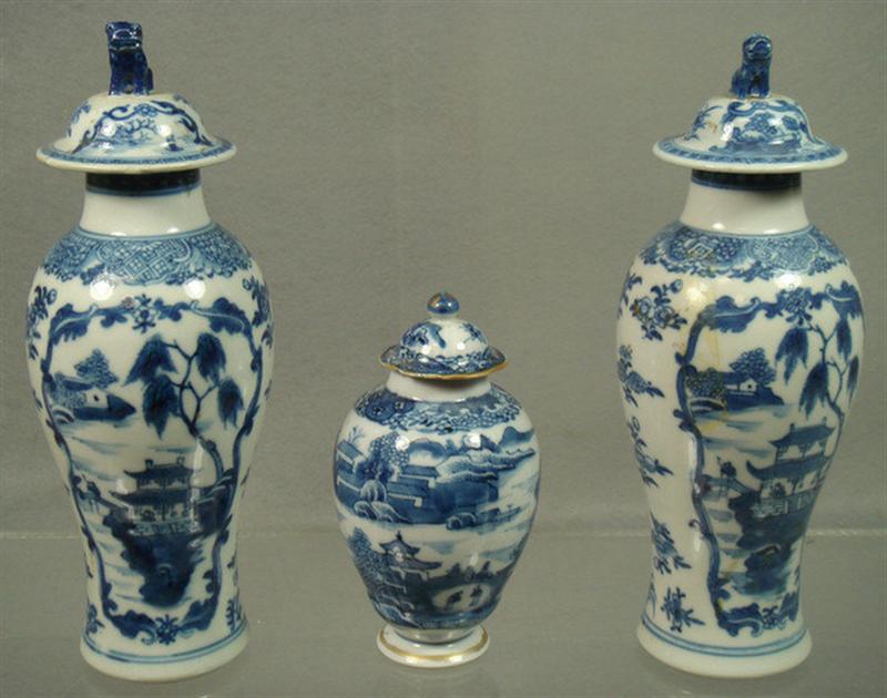 Appraisal: Lot of th c Chinese export porcelain vases with lids