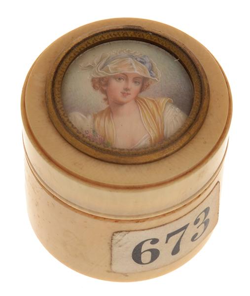 Appraisal: LATE TH CENTURY EARLY TH CENTURY IVORY TRINKET BOX WITH